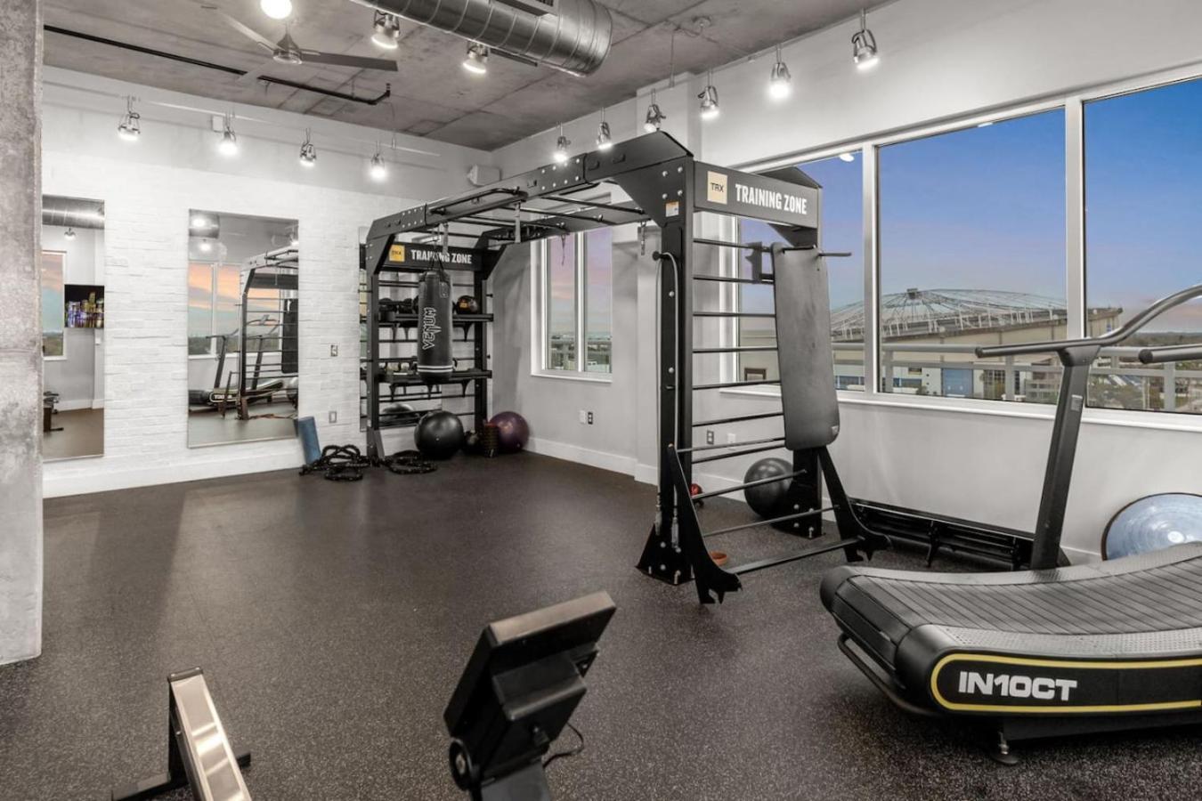 Modern 2 Bed Getaway Steps From Tropicana Field St. Petersburg Ngoại thất bức ảnh
