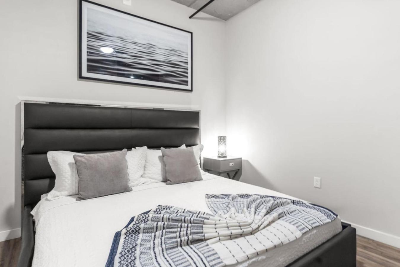 Modern 2 Bed Getaway Steps From Tropicana Field St. Petersburg Ngoại thất bức ảnh