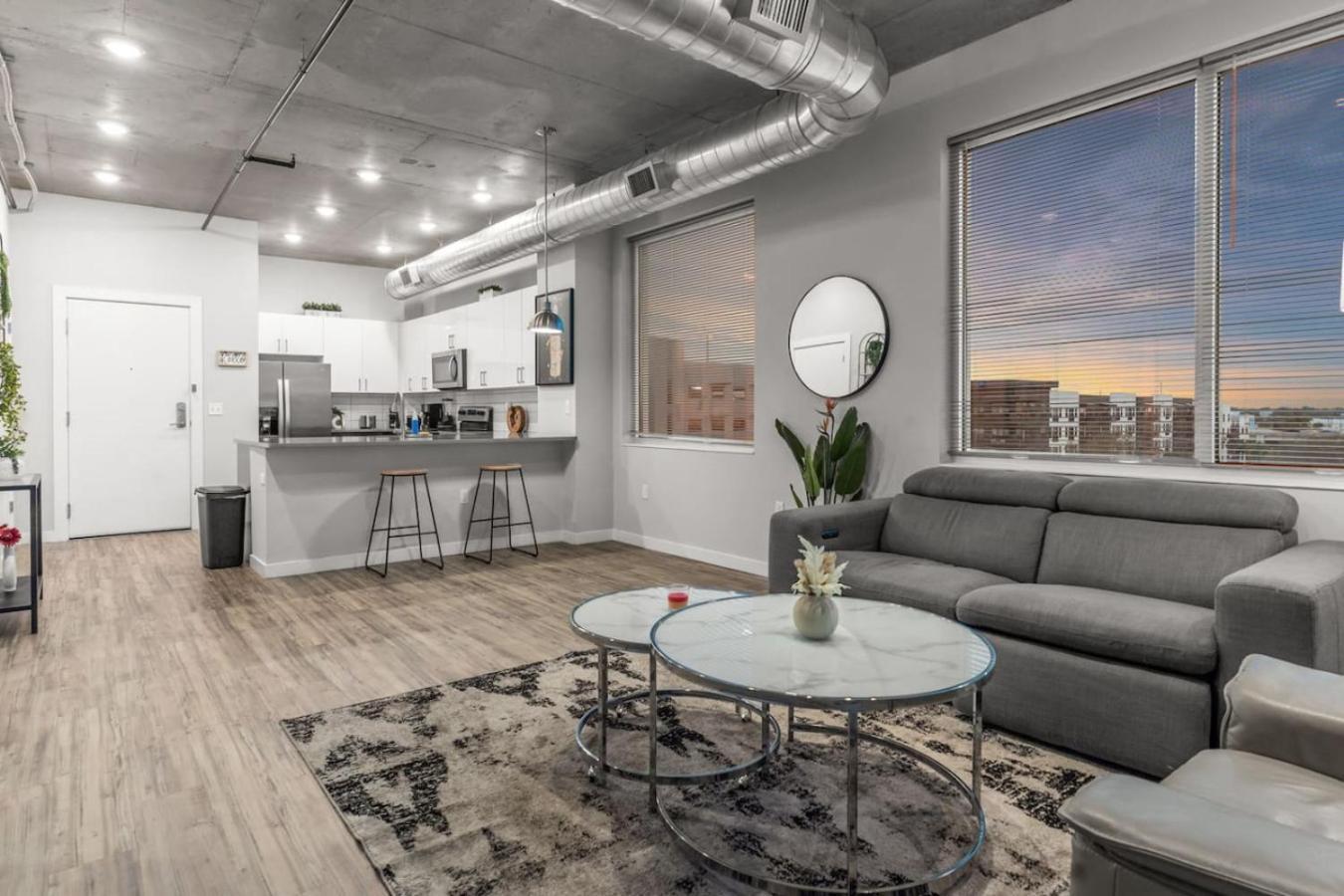 Modern 2 Bed Getaway Steps From Tropicana Field St. Petersburg Ngoại thất bức ảnh